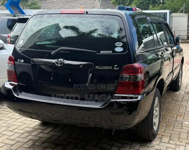Toyota Kluger 2004 Black