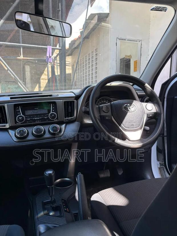 Toyota RAV4 2018 White