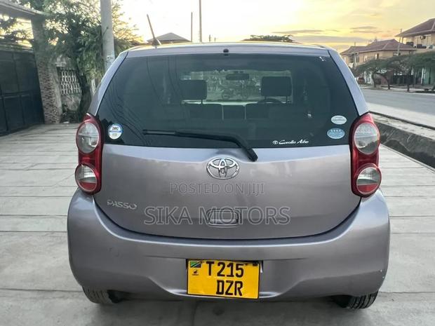 Toyota Passo 2011 Gray