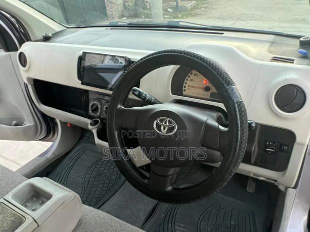Toyota Passo 2011 Gray