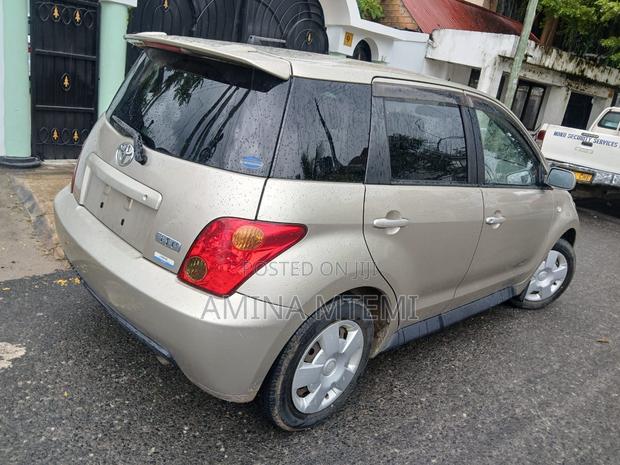 Toyota IST 2003 Beige