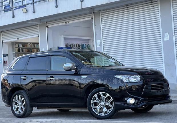 Mitsubishi Outlander 2013 Black