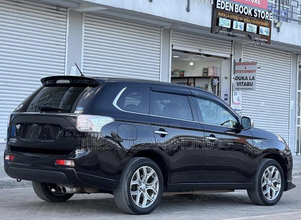 Mitsubishi Outlander 2013 Black