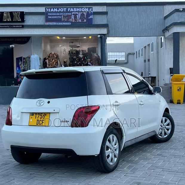 Toyota IST 2002 White