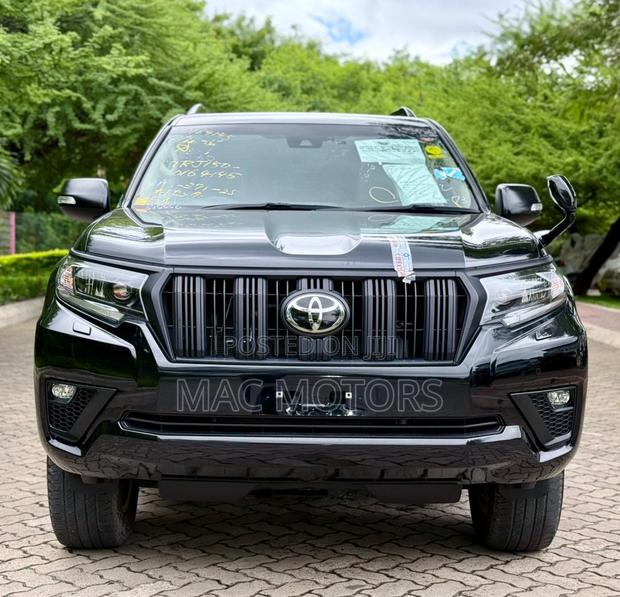 Toyota Land Cruiser Prado 2.7 2023 Black