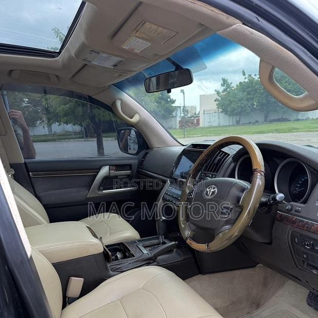 Toyota Land Cruiser 2008 Black