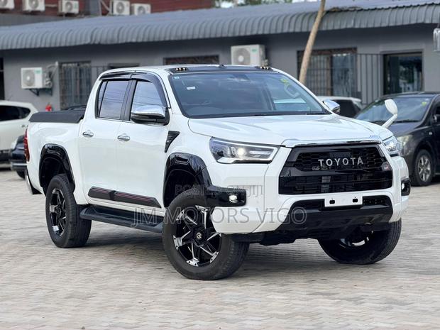 Toyota Hilux 2021 Pearl