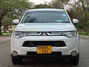 Mitsubishi Outlander 2013 White for sale