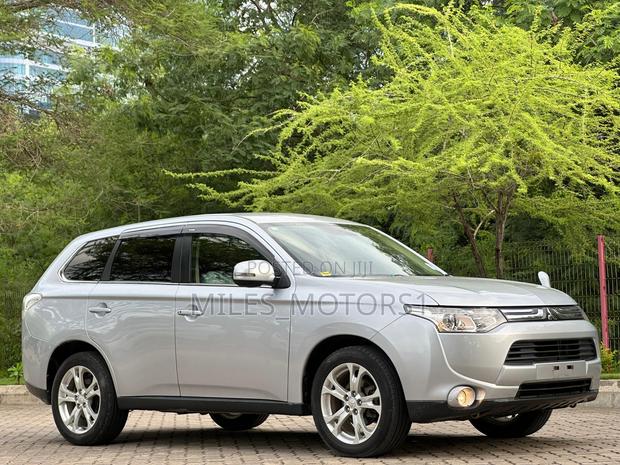 Mitsubishi Outlander 2014 Silver
