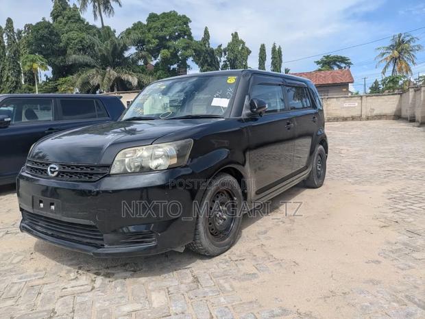 Toyota Corolla Rumion 2010 Black