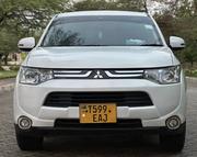 Mitsubishi Outlander 2013 White for sale