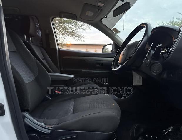 Mitsubishi Outlander 2013 White