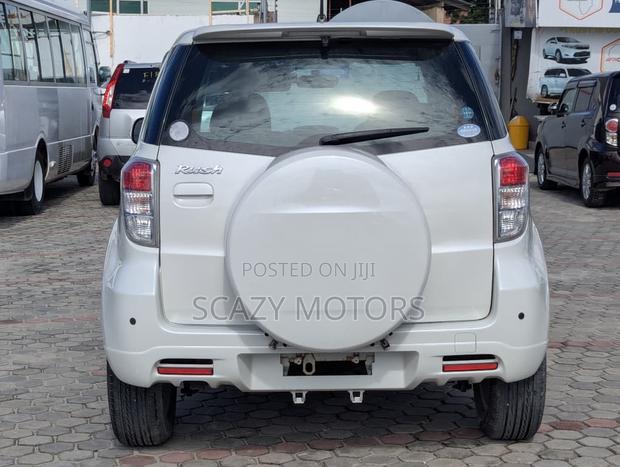 Toyota Rush 2008 Off white