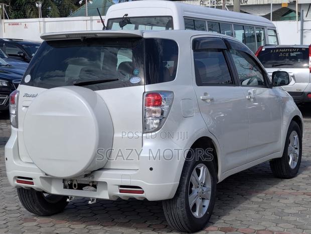 Toyota Rush 2008 Off white