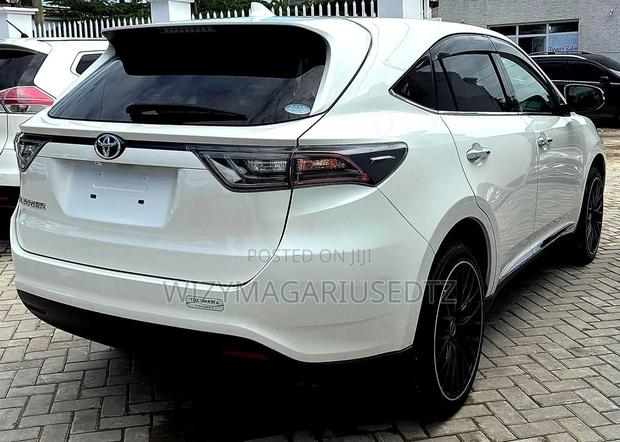 Toyota Harrier 2016 Off white