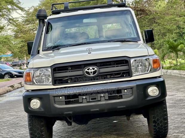 Toyota Land Cruiser 2016 Pearl