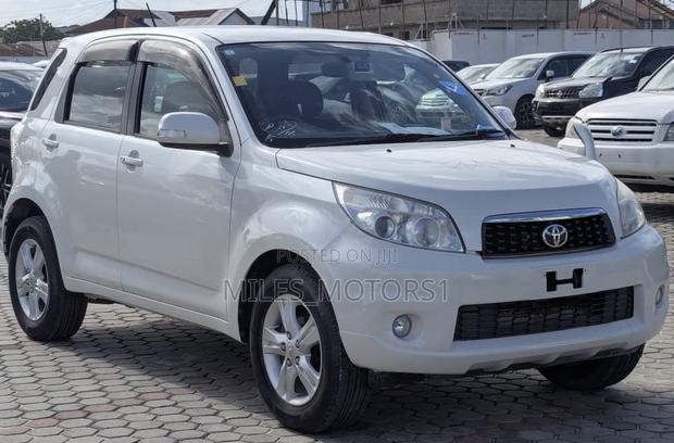 Toyota Rush 2008 White