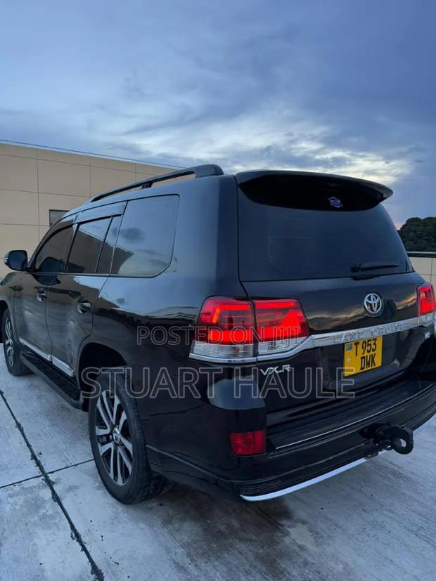 Toyota Land Cruiser 4.5 V8 TD STD 2011 Black