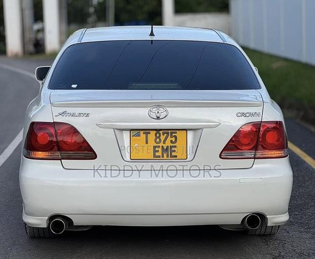 Toyota Crown 2009 Pearl