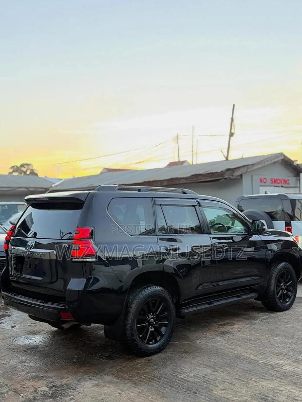 Toyota Land Cruiser Prado 2.8 2021 Brown