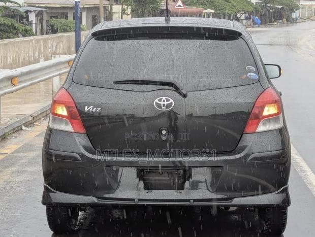 Toyota Vitz 2010 Black
