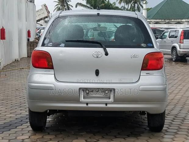 Toyota Vitz 1.3 AWD 3dr 2001 Silver