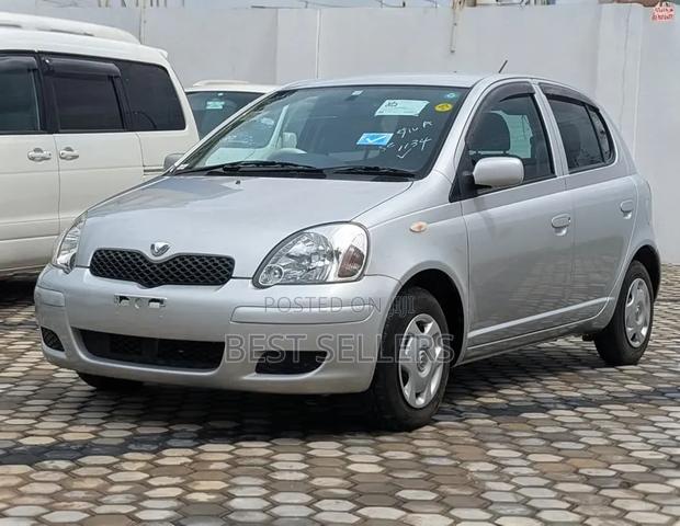 Toyota Vitz 1.3 AWD 3dr 2002 Silver