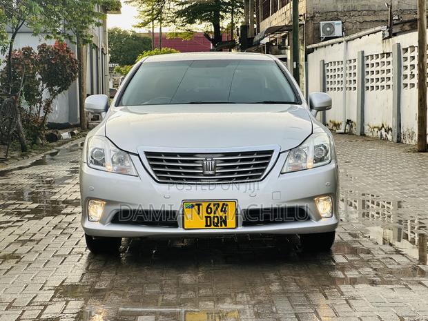 Toyota Crown 2009 Silver