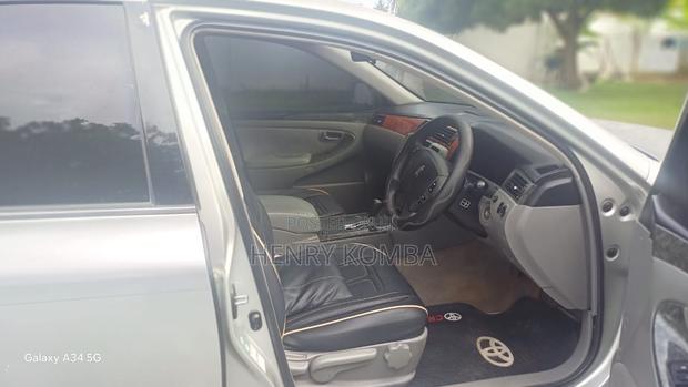 Toyota Crown 2004 Silver