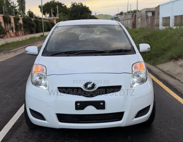 Toyota Vitz 2010 Burgundy