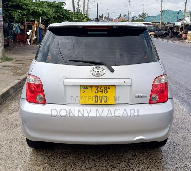 Toyota IST 2006 Silver