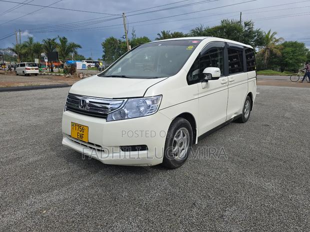 Honda Stepwgn 2009 White