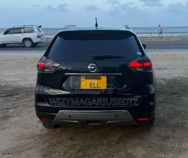 Nissan X-Trail 2.0 Petrol FWD 2015 Matt Black