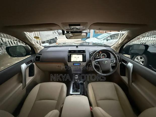 Toyota Land Cruiser Prado 2021 Black