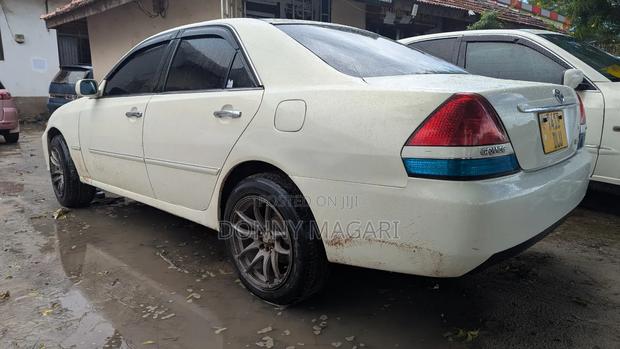 Toyota Mark II 2004 White
