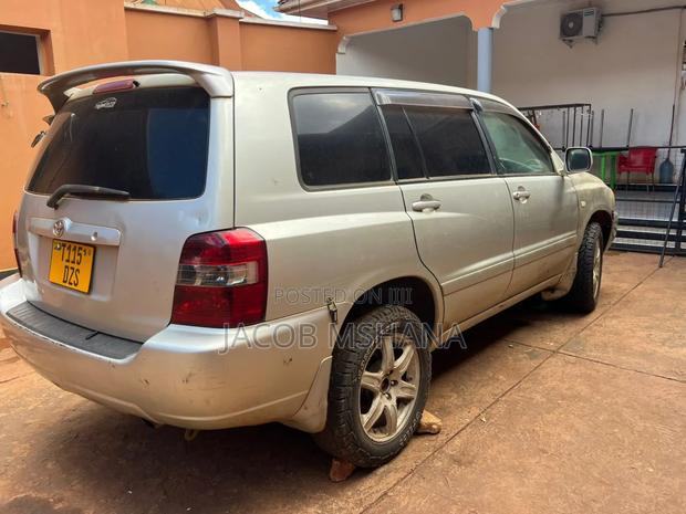 Toyota Kluger 2006 Silver