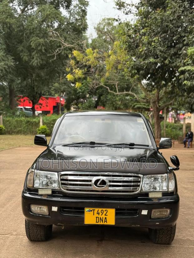 Toyota Land Cruiser 2000 Black