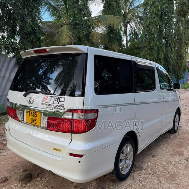 Toyota Alphard 2004 White