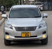 Toyota Vanguard 2010 Silver for sale