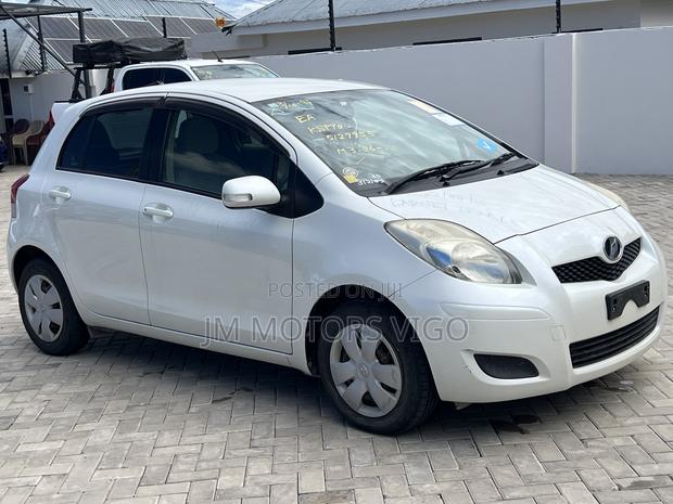 Toyota Vitz 2008 Pearl