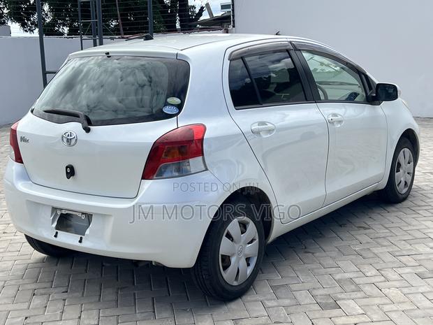 Toyota Vitz 2008 Pearl