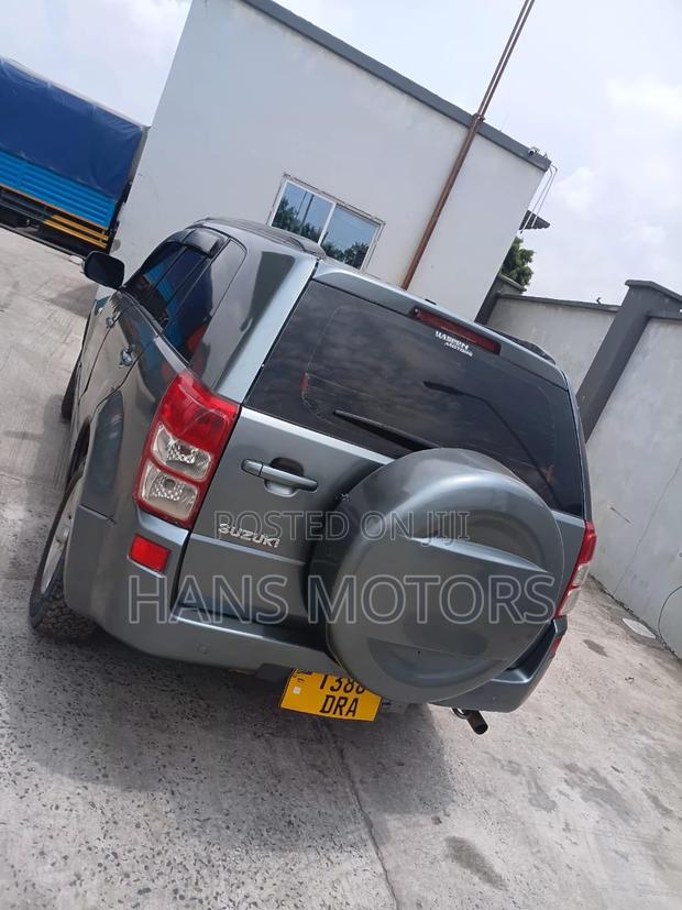 Suzuki Escudo 2005 Gray