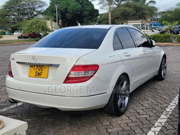Mercedes-Benz C-Class 2007 White