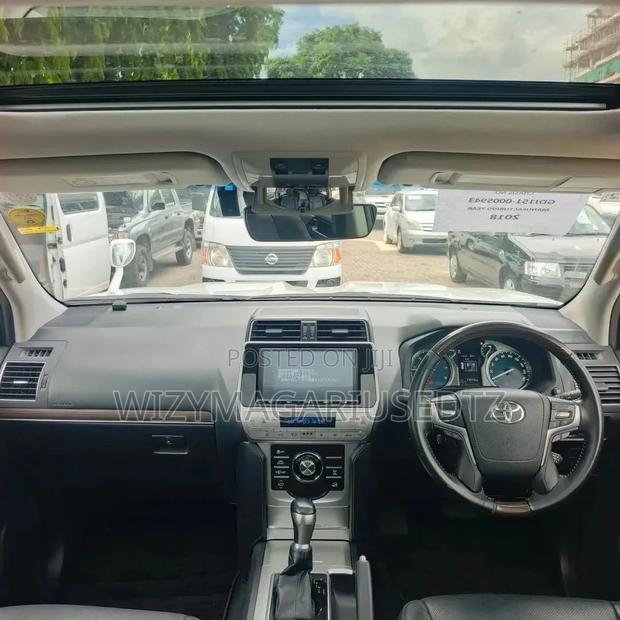Toyota Land Cruiser Prado 2.8 2018 Off white