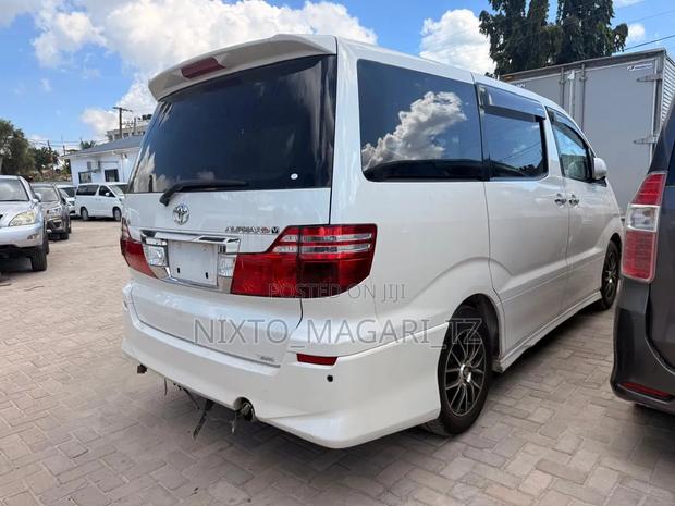 Toyota Alphard 2006 White