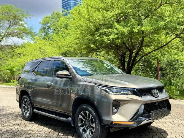 Toyota Fortuner 2023 Beige