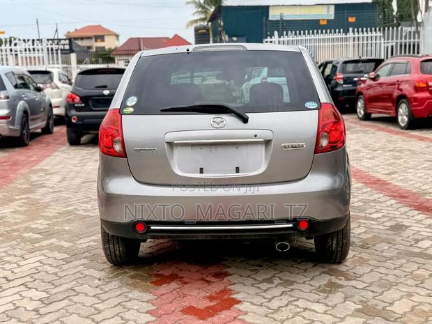 Mazda Verisa 2011 Silver