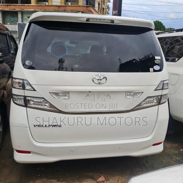 Toyota Alphard 2009 White