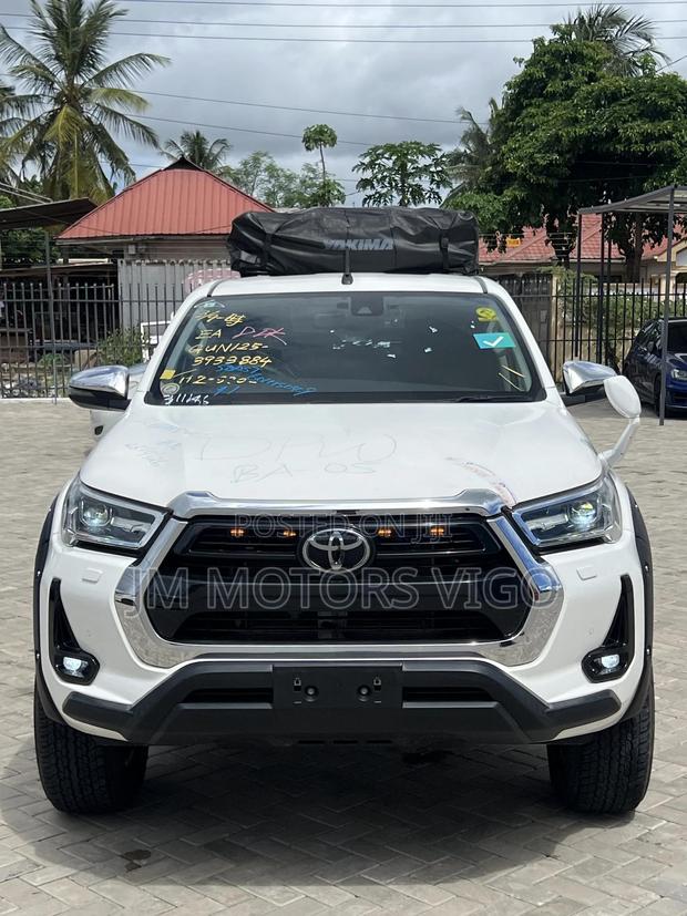 Toyota Hilux 2022 Pearl