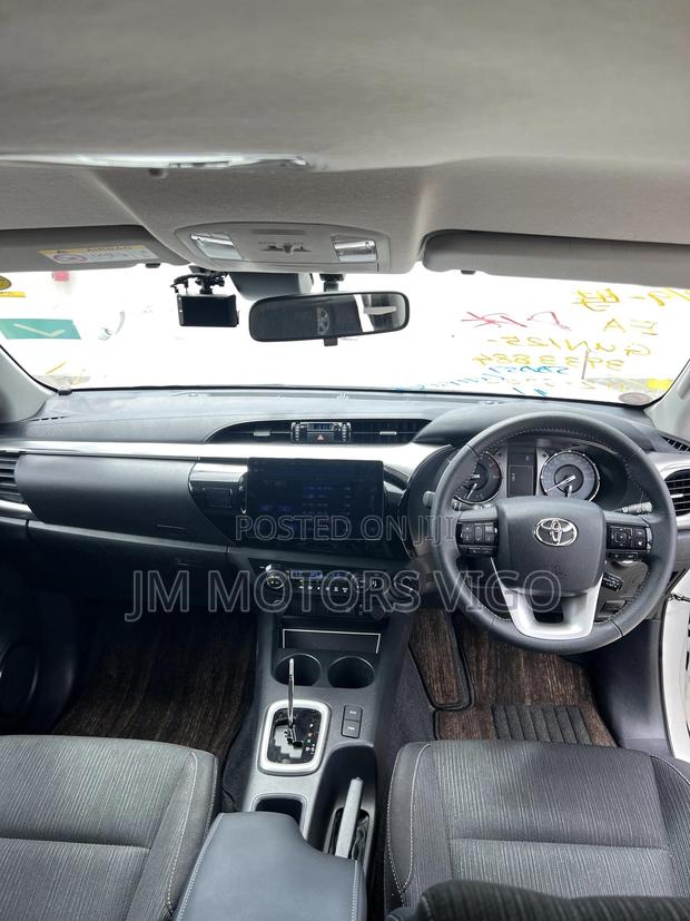 Toyota Hilux 2022 Pearl
